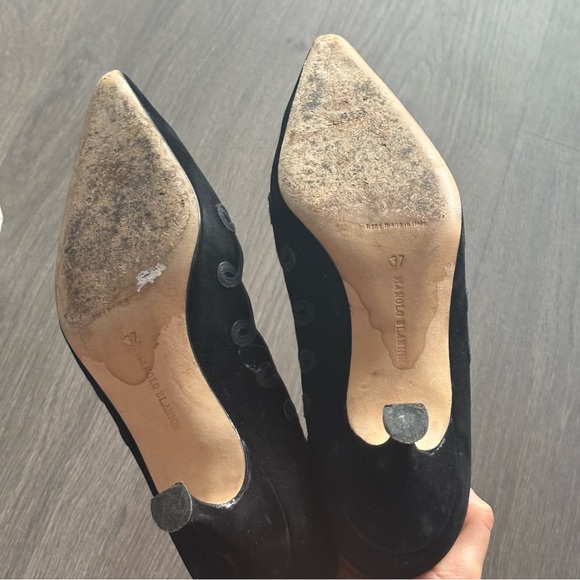 Manolo Blahnik Black Suede Kitten Heels with Swirl Piping Detail - Picture 6 of 11